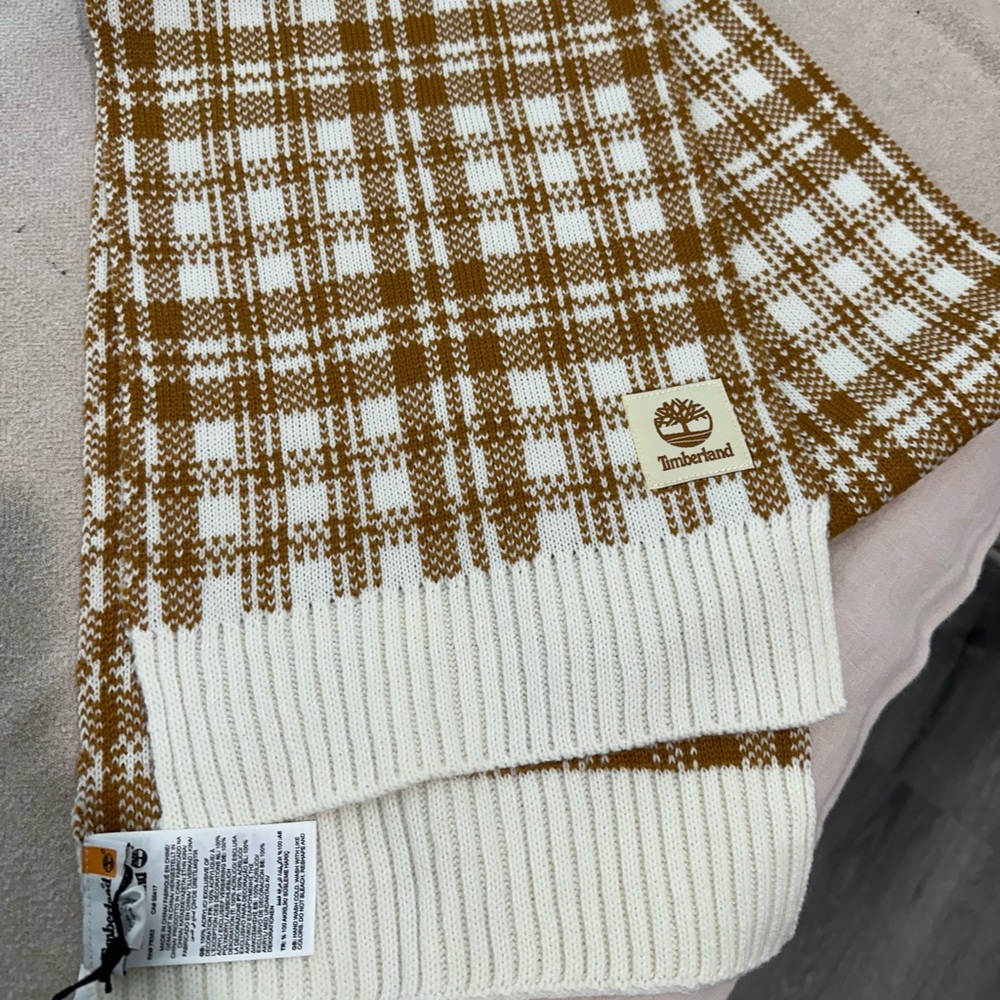 Timberland White and Tan Knit Scarf